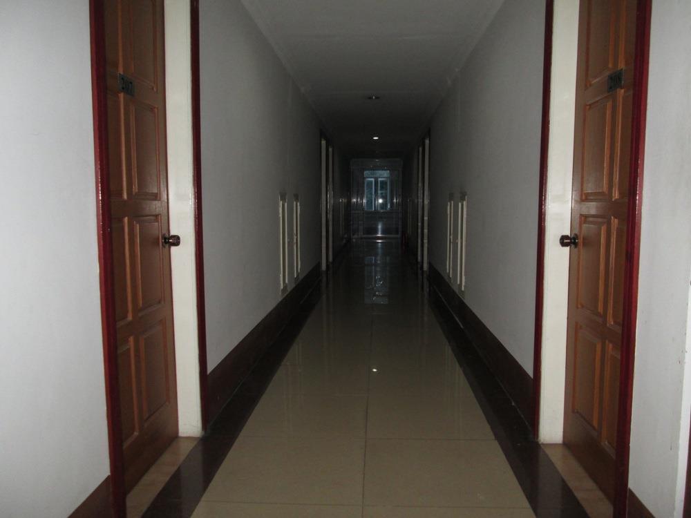 Royal Crown Hotel Yangon Bagian luar foto